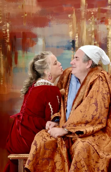 Répétition de Volpone : un duo en costumes bordeaux et or